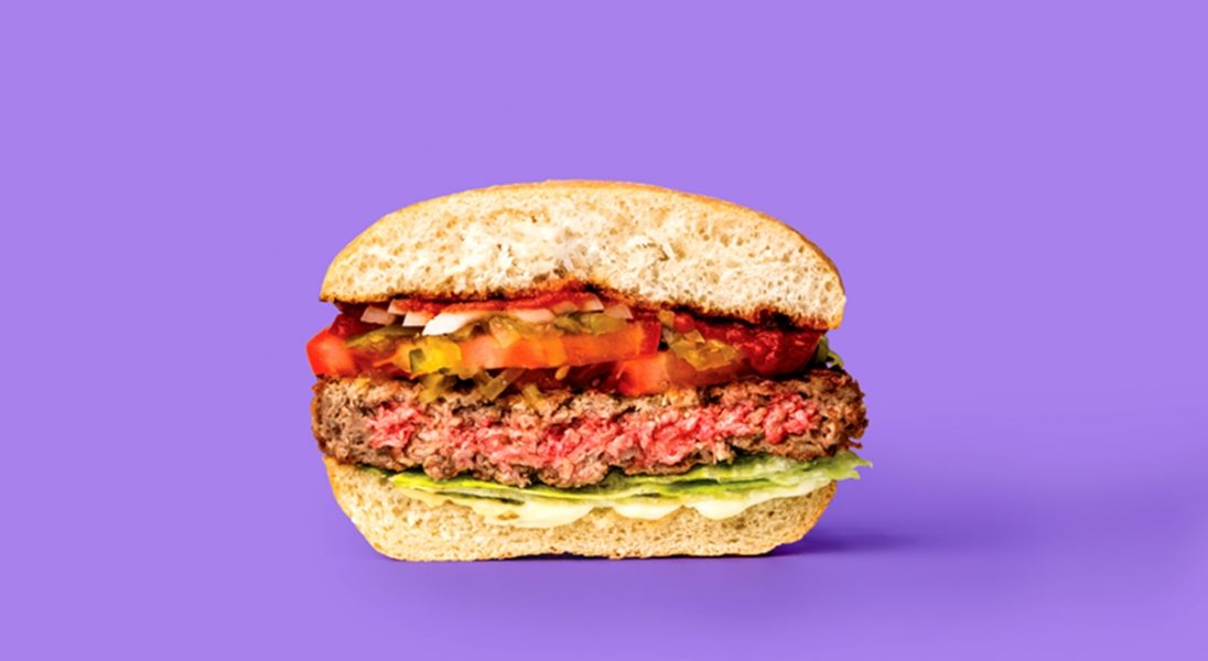 Impossible Burger - roślinny burger, który wygląda i smakuje jak prawdziwa wołowina