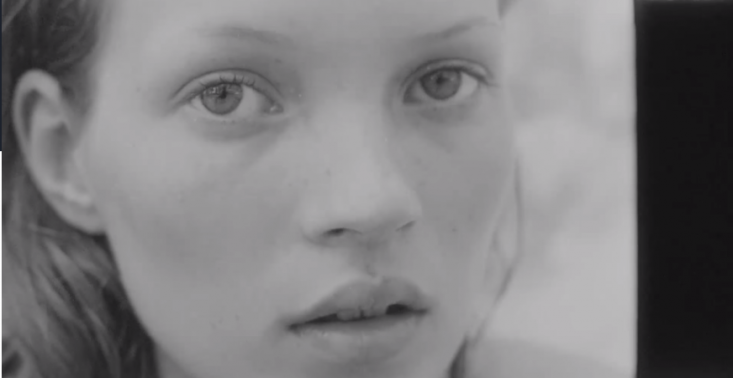 Zobaczcie nigdy niepublikowany klip z kampanii Calvina Kleina z młodziutką Kate Moss<