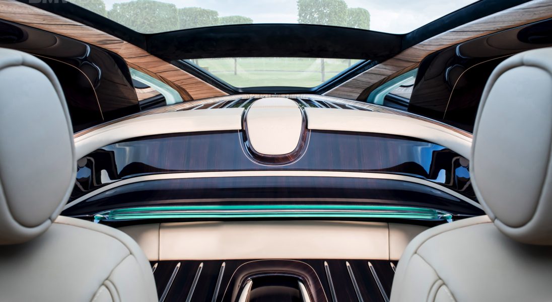 Zajrzyjcie do niesamowitego atelier Rolls-Royce'a, żeby przekonać się, jak powinno się kupować luksusowe auto
