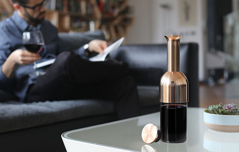 Piękna i niezwykle funkcjonalna karafka Eto, pozwoli ci dłużej cieszyć się smakiem ulubionego wina