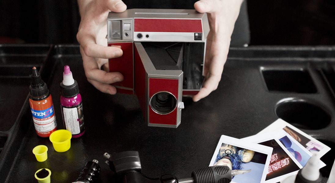 Lomo'Instant Square to pierwszy analogowy aparat natychmiastowy, który robi kwadratowe zdjęcia