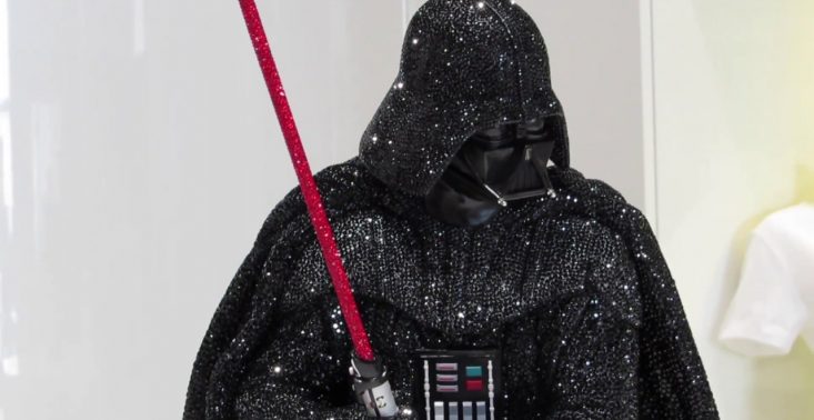 Lord Vader w wersji luksusowej, pokryty kryształkami Swarovskiego<