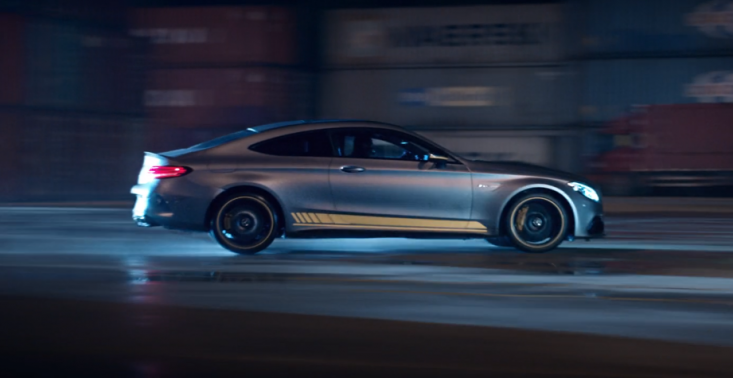 Jeżeli uciekać, to tylko w Mercedesie-AMG. Zobaczcie klip, który prezentuje możliwości modelu C63<