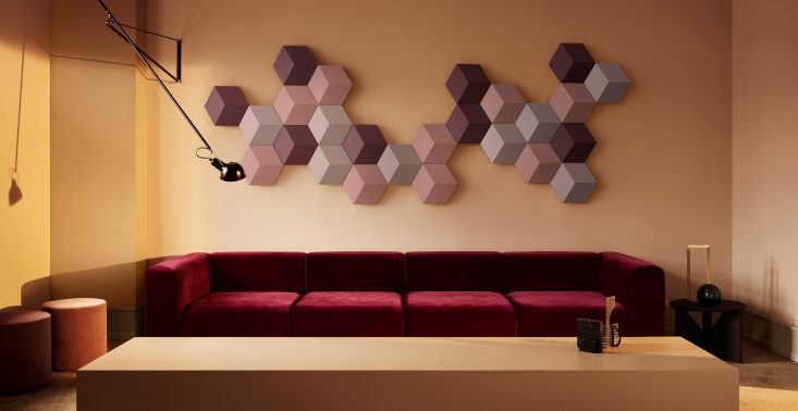Oto głośniki od Bang & Olufsen, z których ułożysz artystyczną instalację na własnej ścianie<