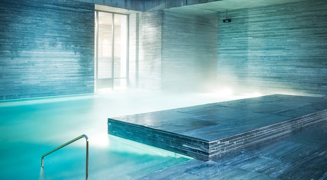 W Szwajcarii istnieje hotel, w którym skorzystacie z naturalnych gorących źródeł