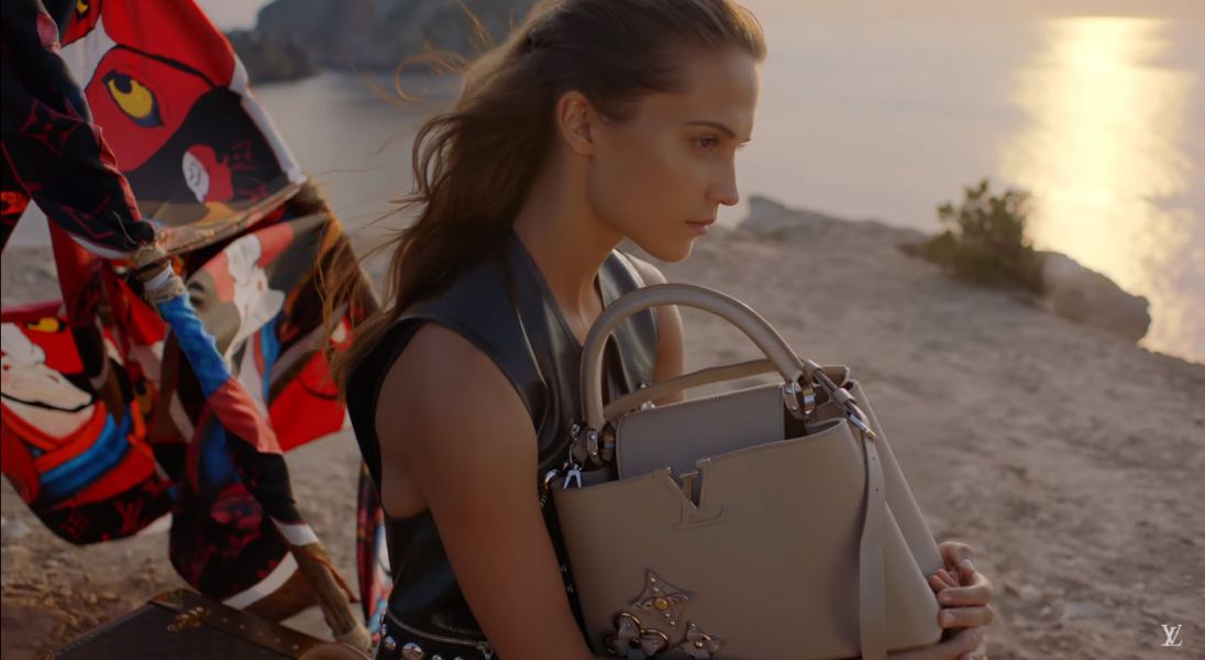 Przepiękna Alicia Vikander została twarzą nowej kolekcji Louis Vuitton Cruise 2018