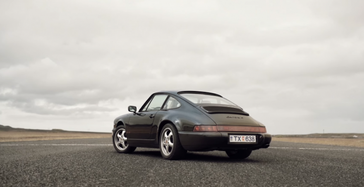 Klasyczne Porsche najlepiej prowadzi się po pustych drogach Islandii<