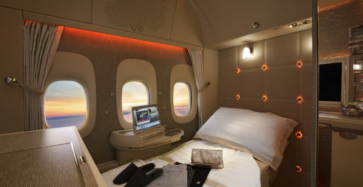 Sprawdźcie, jak wygląda lot w luksusowej kabinie pierwszej klasy linii Emirates<