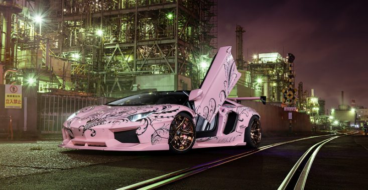 W Japonii spotkacie różowe Lamborghini Aventador z kwiatowymi motywami<