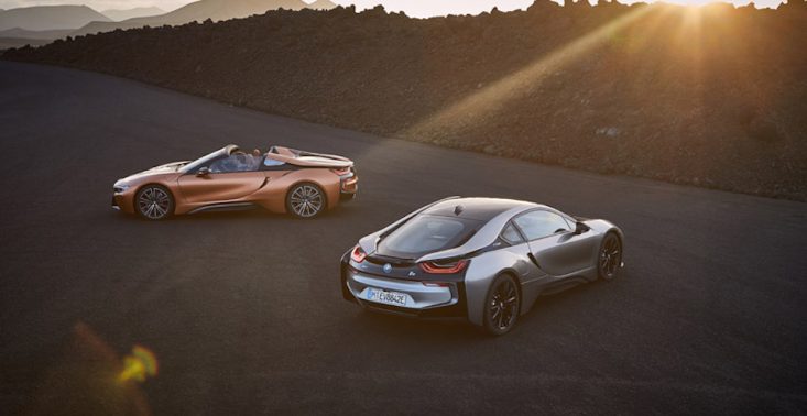 BMW zaprezentowało nowy model i8 Roadster oraz szybsze i lżejsze i8 Coupe<