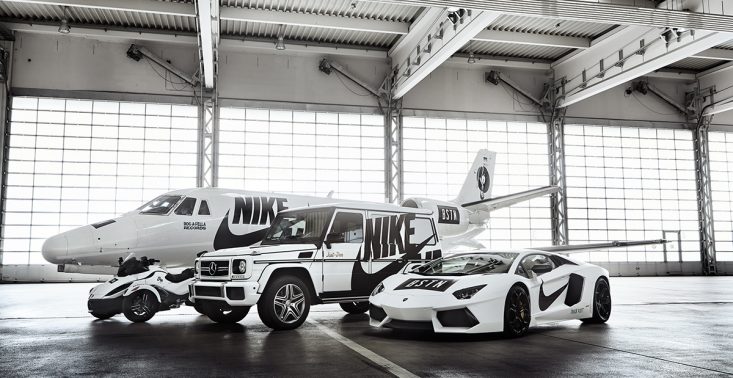 Lamborghini i prywatny samolot w stylu Air Force 1. Tak Nike świętuje urodziny kultowego modelu<