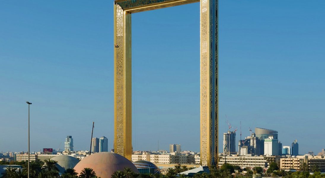 Dubaj ma nową atrakcję turystyczną. To gigantyczna rama z mostem widokowym i interaktywną wystawą