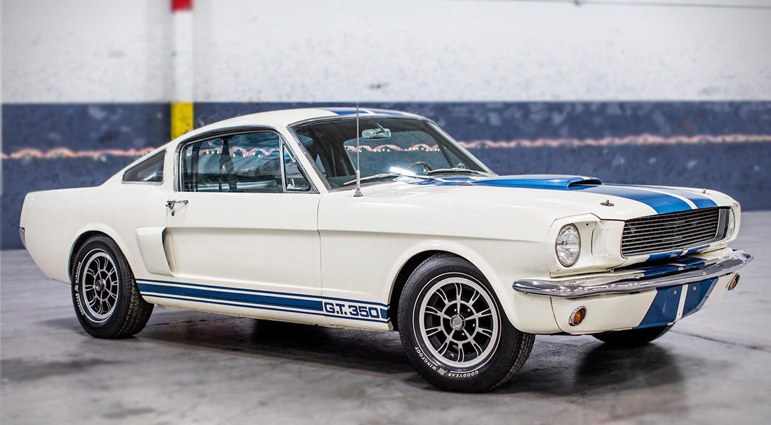 Na aukcję trafił Mustang Shelby GT350H z 1966 roku. Należał do projektanta serii