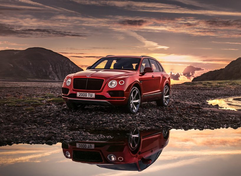 Bentley pokazuje kolejną odsłonę luksusowego SUV-a. Oto model Bentayga z benzynowym silnikiem V8