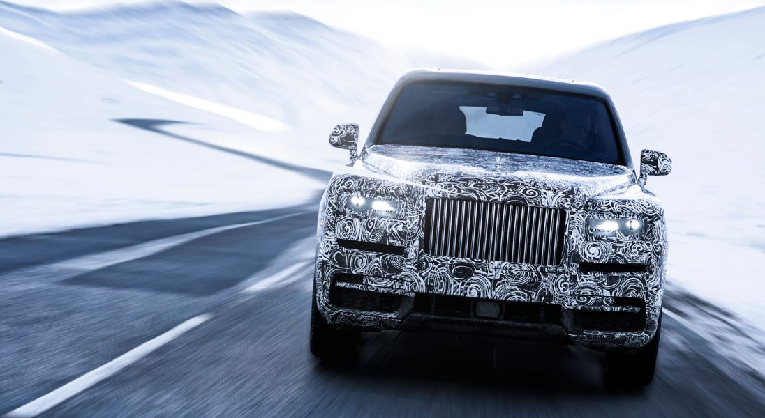 Premiera Rolls-Royce'a Cullinan coraz bliżej. Zobaczcie, co potrafi luksusowy SUV