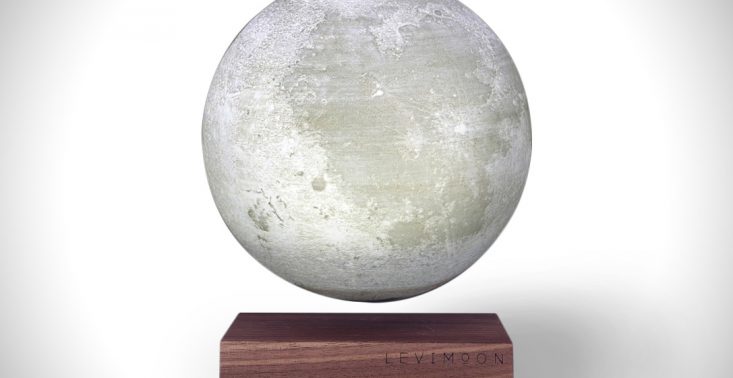 Levimoon to lewitująca lampa w kształcie Księżyca<