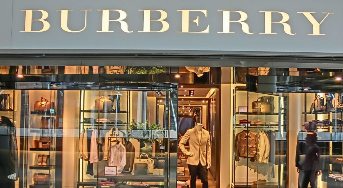 Burberry wprowadza zmiany dotyczące palenia swoich ubrań i wykorzystania futer