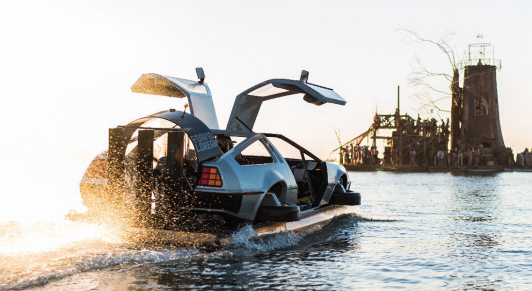 Podróż tym modelem DeLorean Hovercraft to prawdziwy powrót do przyszłości