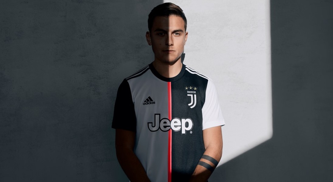 Piłkarze Juventus mają nowe koszulki bez pasków. Pierwszy raz od 1903 roku