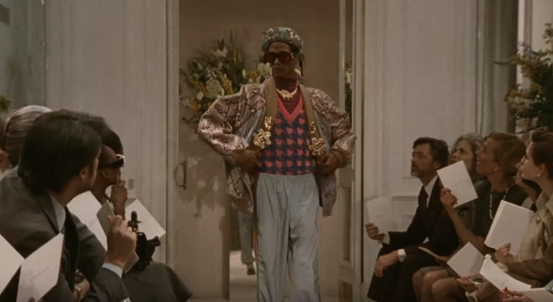 Niezwykła kampania Gucci – wygląda jak prawdziwy dokument, w którym pokazano kulisy produkcji pokazu mody z lat 70.
