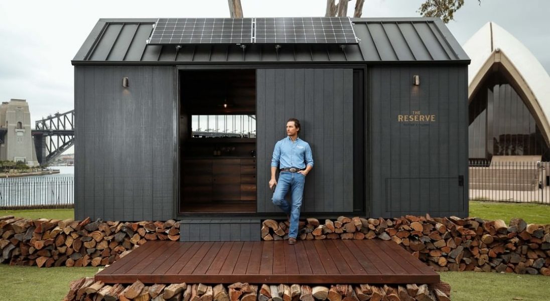 Matthew McConaughey zaprojektował mały, ekologiczny dom na kołach
