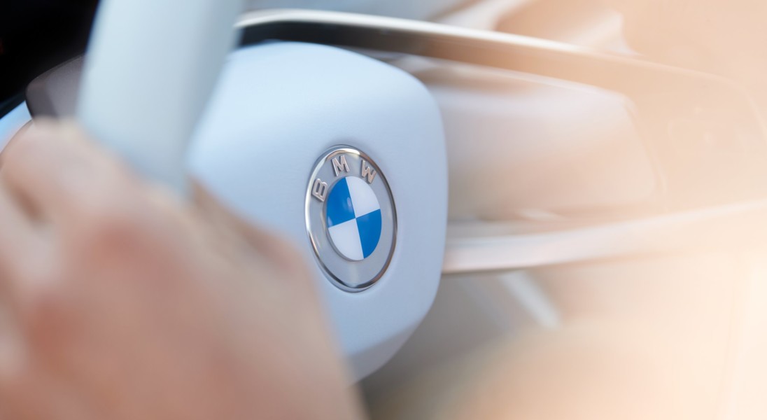 BMW zaprezentowało swoje nowe logo