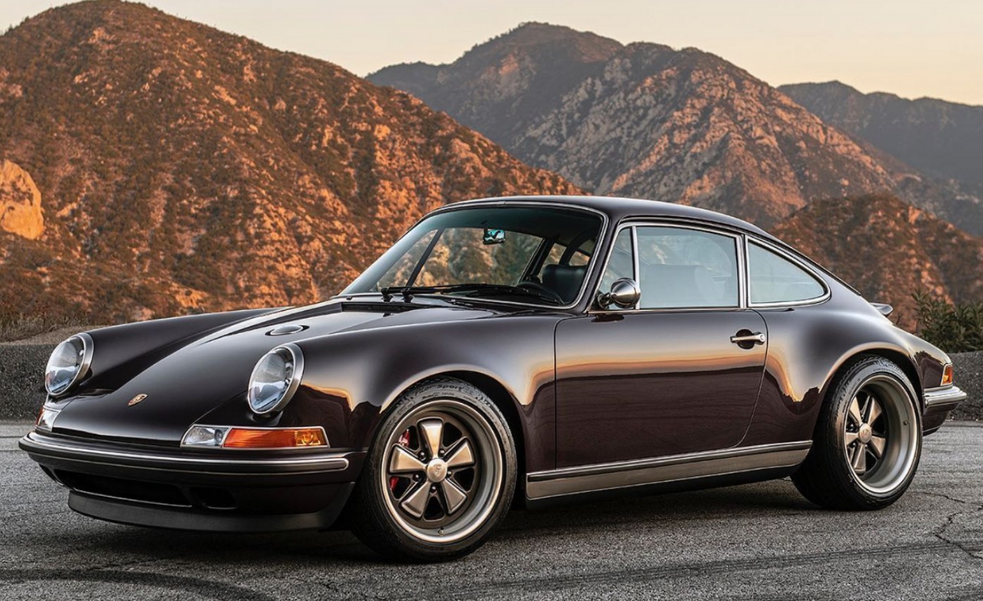 Porsche 911 by Singer