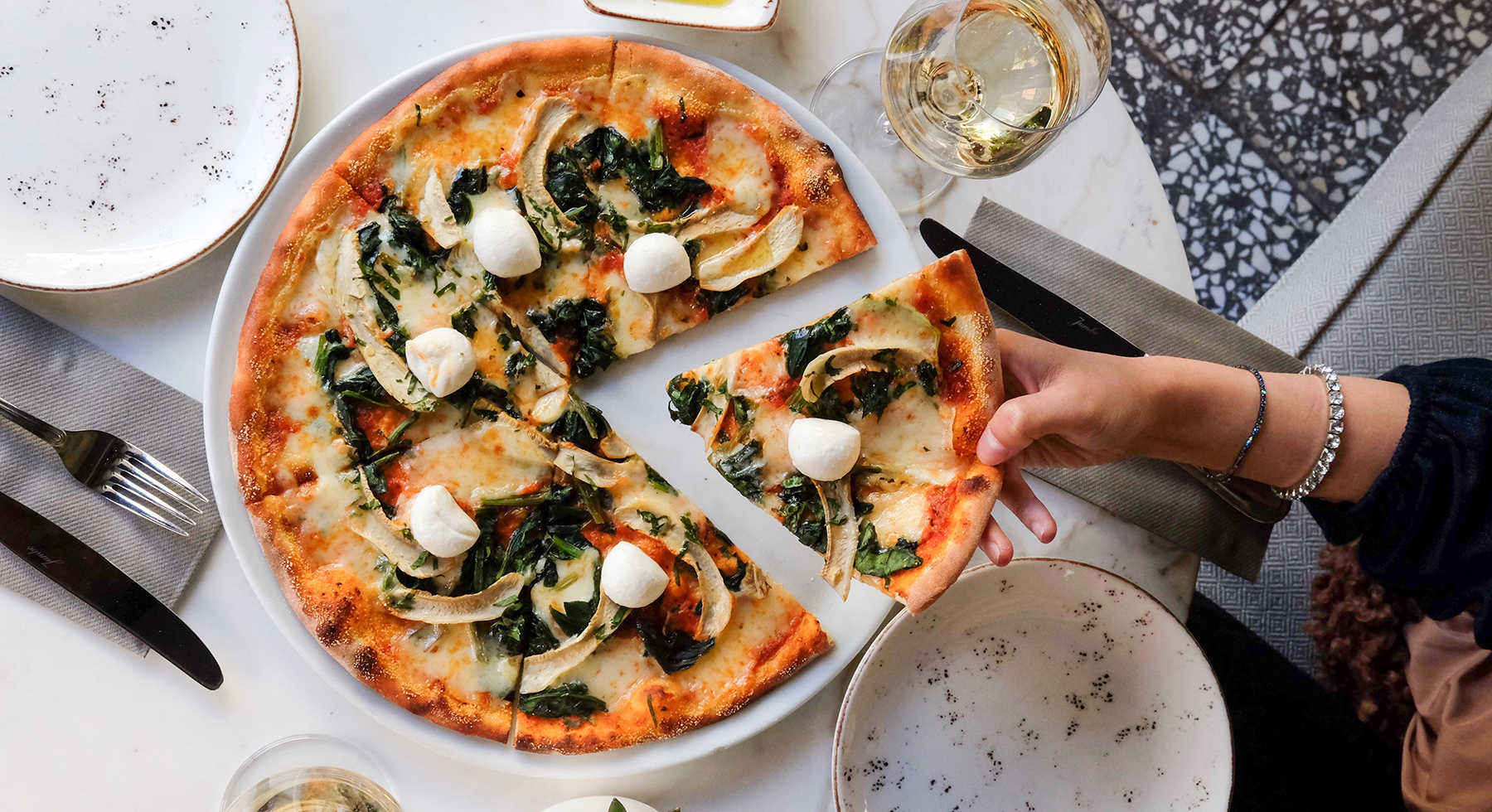 Światowy Dzień Pizzy! W tych restauracjach zamówisz najlepszą pizzę w ramach Delivery Week<