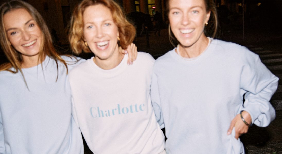 The Odder Side x Charlotte stworzyły wspólną kolekcję bluz
