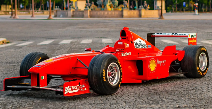Słynne Ferrari Michaela Schumachera trafi na aukcję<