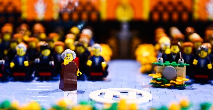 LEGO w hołdzie twórczości Szymborskiej. Stworzono makietę sceny wręczenia Nagrody Nobla<